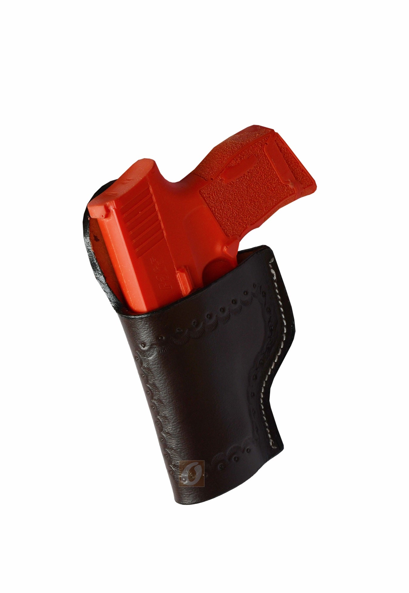 Handcrafted left-handed brown leather holster with seashell tooling, designed specifically for Sig Sauer P365. A high-quality gun holster blending functionality with a classic Western aesthetic.