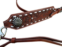 Conjunto de collar de pecho con flecos negros y caballo de cuero con herramientas